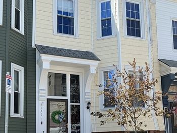 131 H St