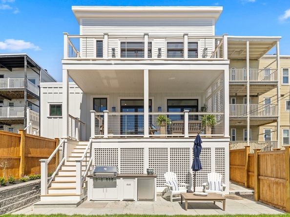 847 E 5th St 2, Boston MA 02127
