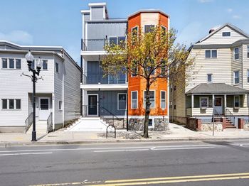 555 Somerville Ave