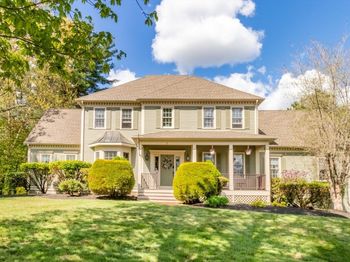 2 Macintyre Dr