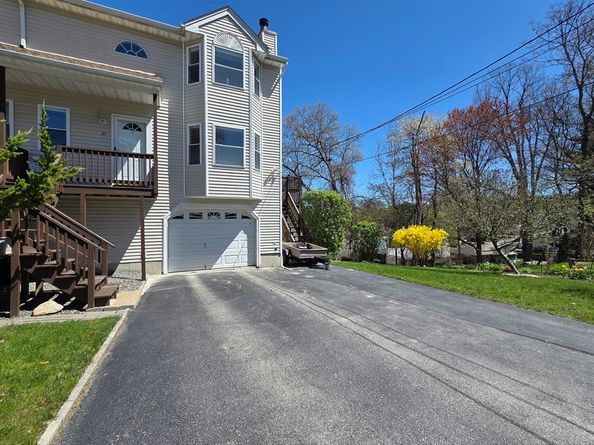 27 Middlesex Ave, Worcester MA 01604