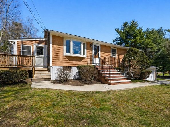 83 Thurlow St, Georgetown MA 01833