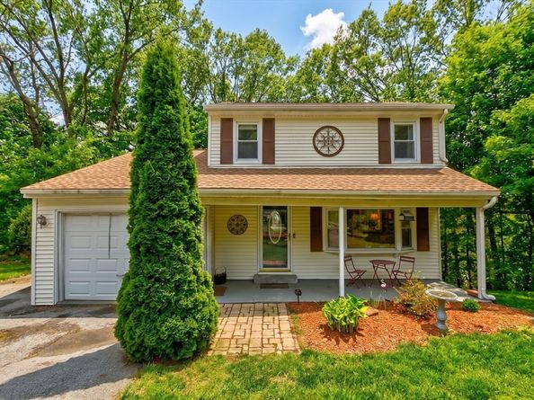 48 Westview Rd, Worcester MA 01602