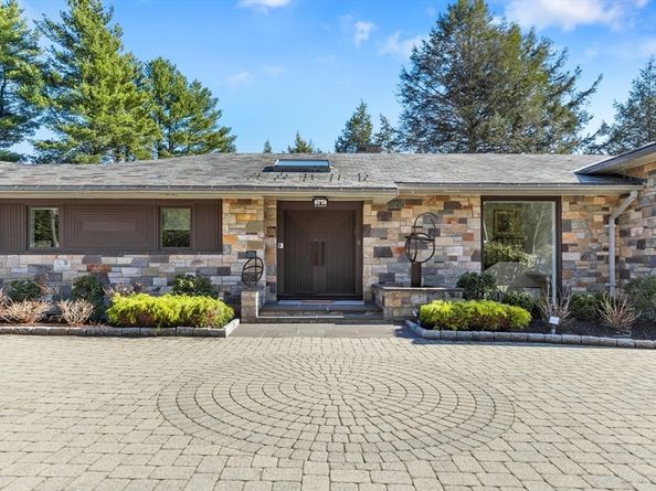 9 Singletree Rd, Brookline MA 02467