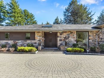 9 Singletree Rd
