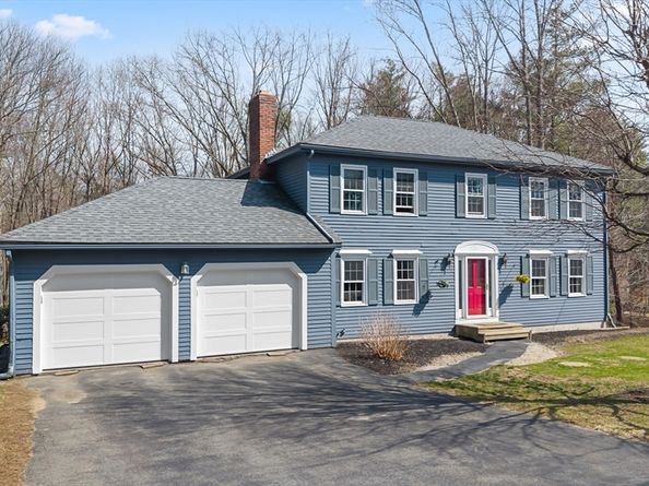 39 Hillside Dr, Sturbridge MA 01566