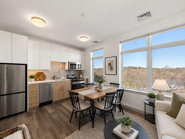 180 Telford 613, Boston MA 02135