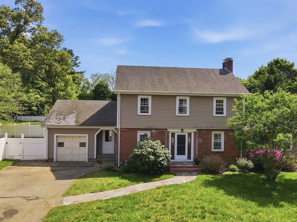 1 Valley View Rd, Wayland MA 01778