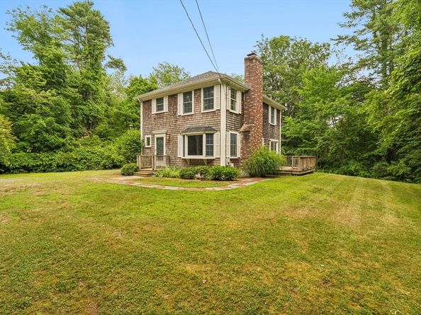 26 Foster Street, Mattapoisett MA 02739