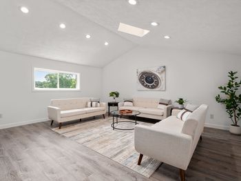6 Ruth Dr