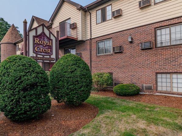 9 Royal Crest Dr 12, Randolph MA 02368