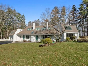 40 Lincoln Cir E