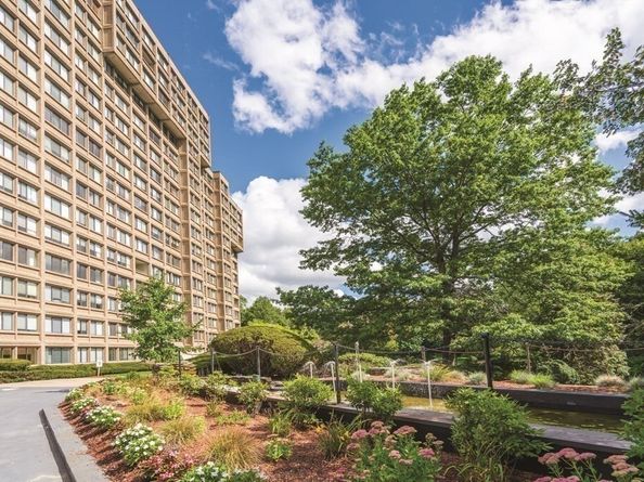 250 Hammond Pond Parkway 604N, Newton MA 02467