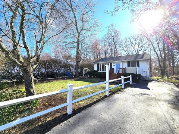 595 South St, Holbrook MA 02343