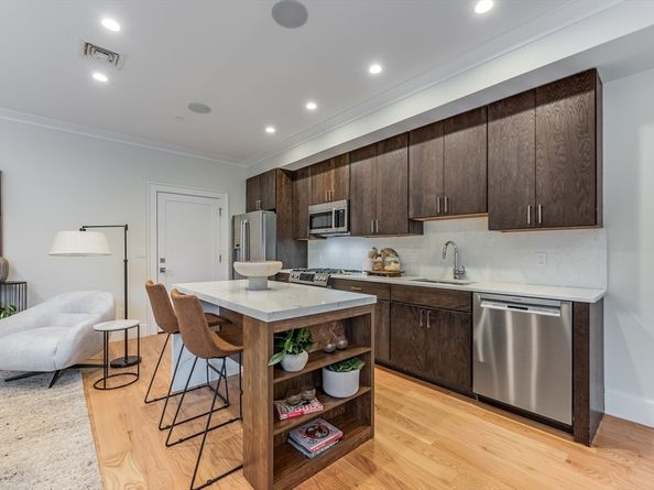 17 Vinton Street 3, Boston MA 02127