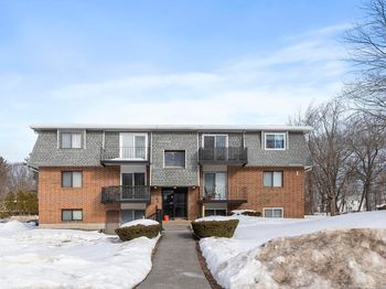 176 Maple Ave