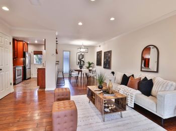 248 E Red Oak Drive