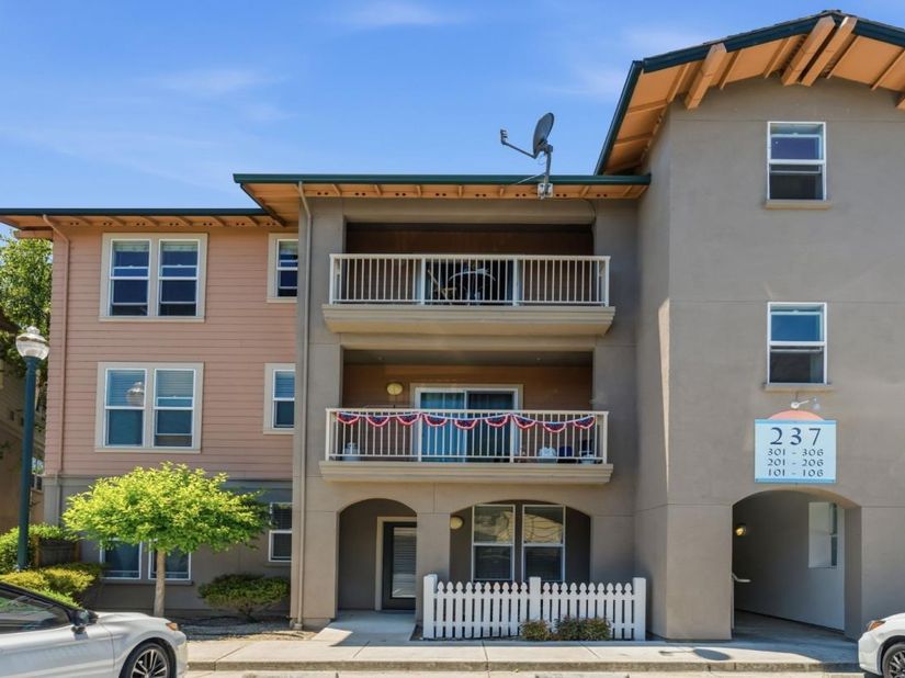 237 Pacifica Boulevard 301, Watsonville CA 95076