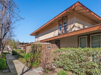 205 Red Oak Drive