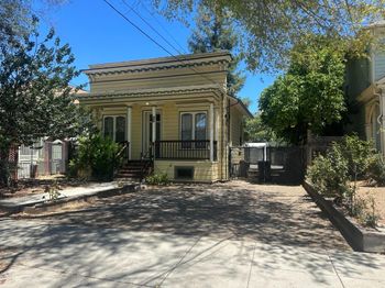 912 S 3rd Street