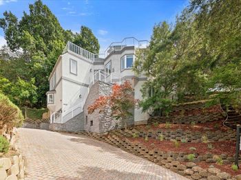 3208 Longfellow Drive