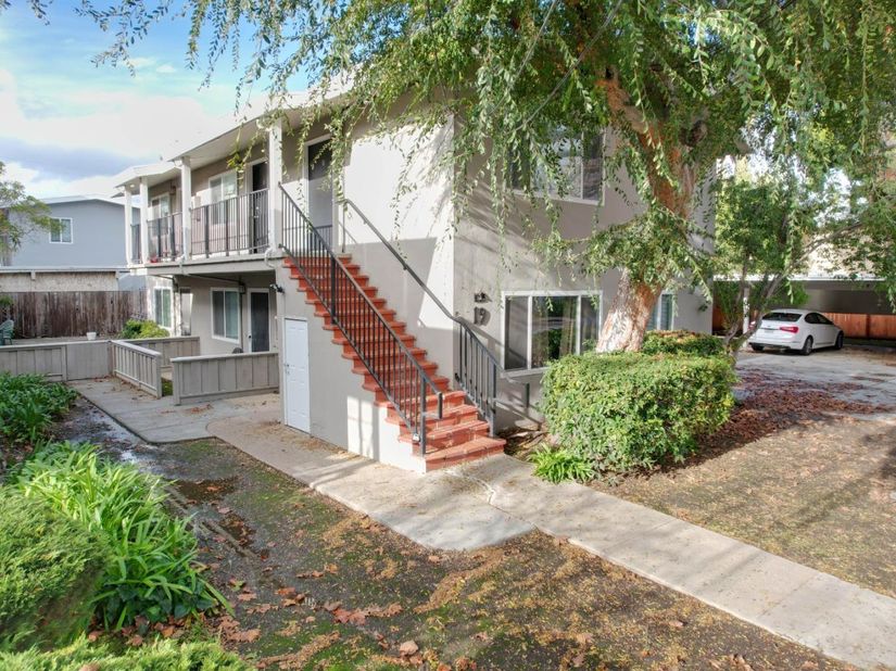 E 41st, San Mateo CA 94403