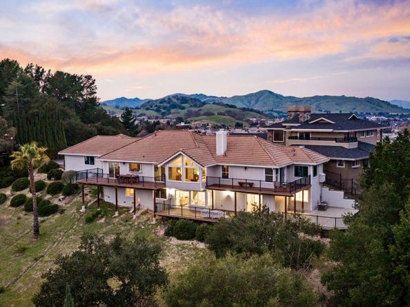 1501 Welburn Avenue, Gilroy CA 95020