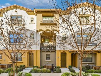 390 Camarillo Terrace