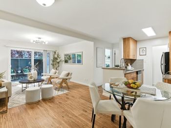 103 Piccadilly Place