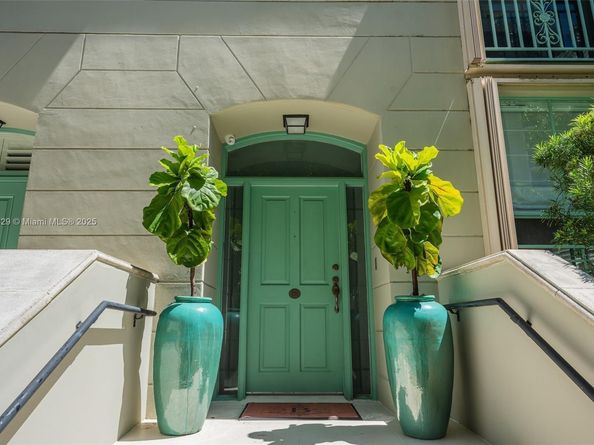 618 Valencia Ave 101, Coral Gables FL 33134