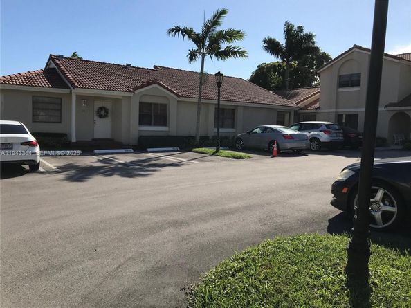 6551 NW 170th Ter, Hialeah FL 33015