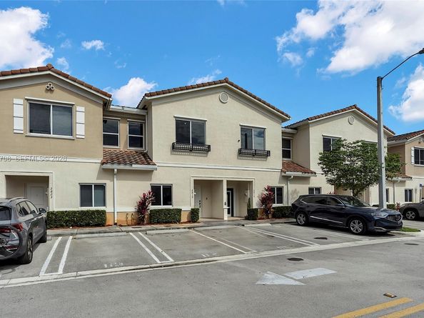 2819 NW 181st St, Miami Gardens FL 33056