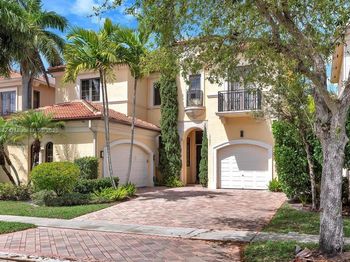 17931 Lake Azure Way