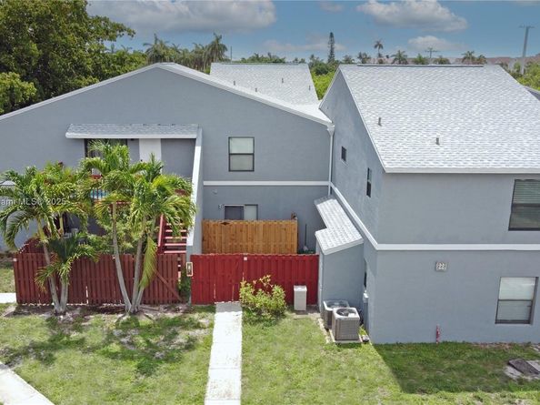 22 Crossings Cir E, Boynton Beach FL 33435
