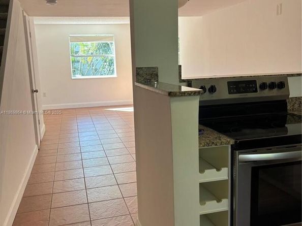 4600 SW 67th Ave 212, Miami FL 33155