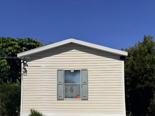 411 SW 131 Ave, Davie FL 33325