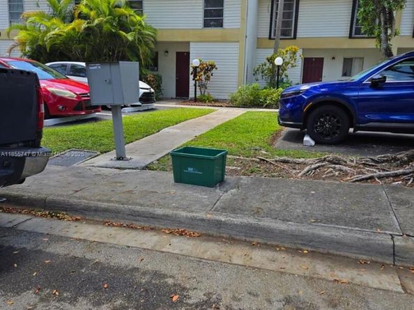 3320 Simms St 11F, Hollywood FL 33021