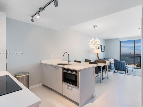 501 NE 31st St 2703, Miami FL 33137