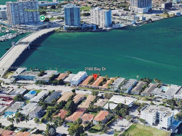 2160 Bay Dr 211, Miami Beach FL 33141