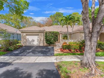 4108 Pine Ridge Ln