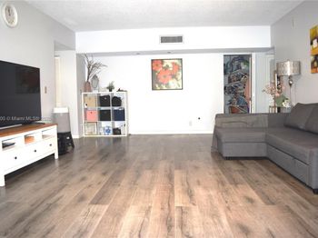 6328 W Longboat Ln W