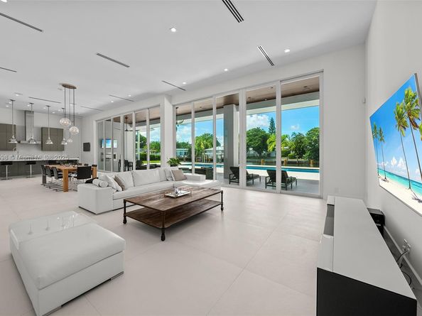 2815 NE 26th Pl, Fort Lauderdale FL 33306