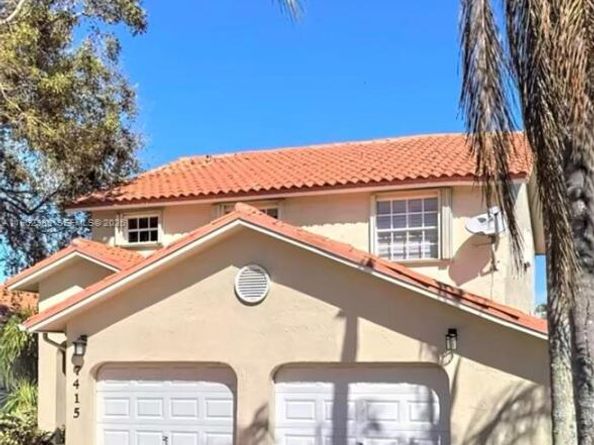 7415 Coldstream Dr, Hialeah FL 33015