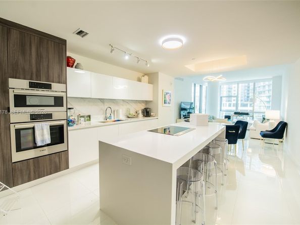 851 NE 1st Ave 811, Miami FL 33132