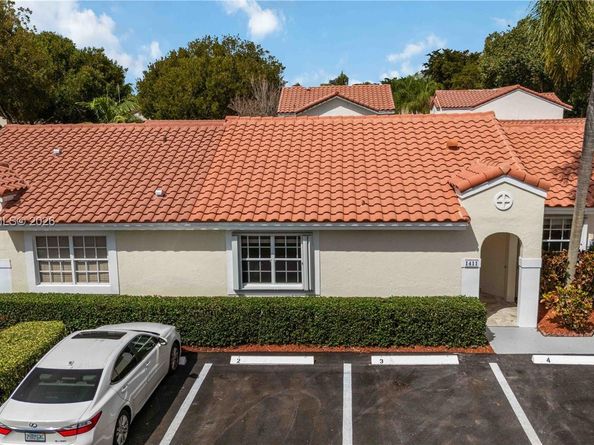 1411 Cottonwood Cir, Weston FL 33326