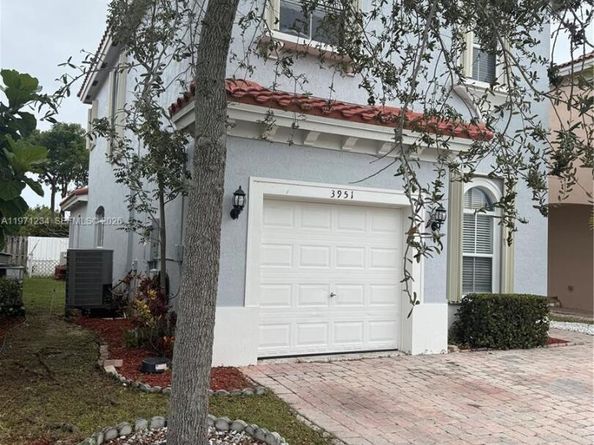 3951 NE 13th Dr, Homestead FL 33033