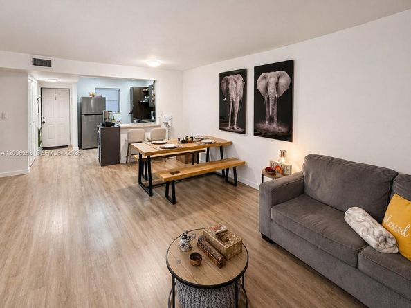 8421 Lagos De Campo Blvd 309T, Tamarac FL 33321