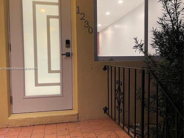 1230 NE 148th St, Miami FL 33161