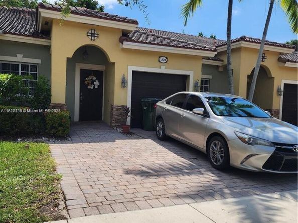 1239 NE 32nd Ter 1239, Homestead FL 33033