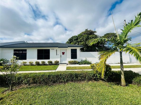 10305 SW 183rd St, Miami FL 33157